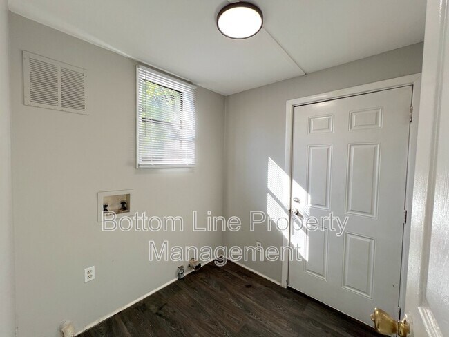 Foto del edificio - 1529 Newcastle St