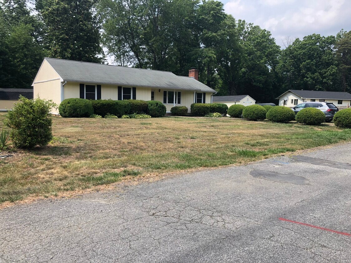 83 Pinewood Ct, Ruckersville, VA 22968 House for Rent in Ruckersville, VA