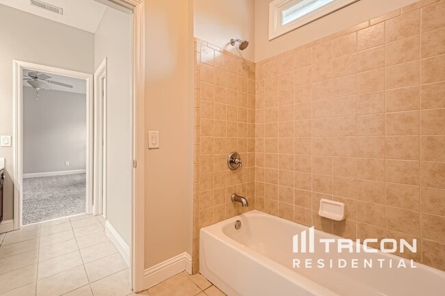 Building Photo - 3207 Collier Gate Ct