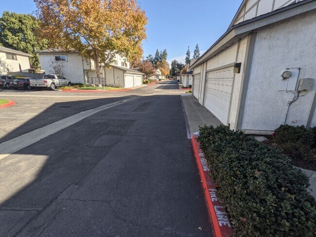 Foto del edificio - Large Condo in Claremont