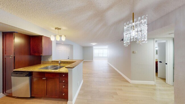 Foto del edificio - 2Br/ 2Ba Condo In Villa Medici - Available...