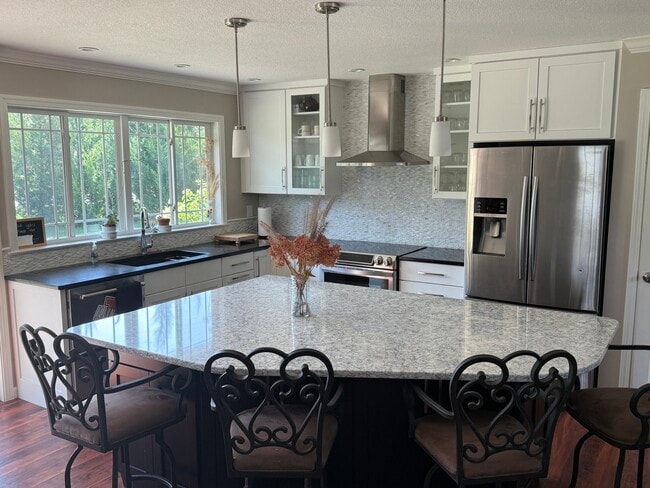 Building Photo - 3002 Meadowbrook Ct