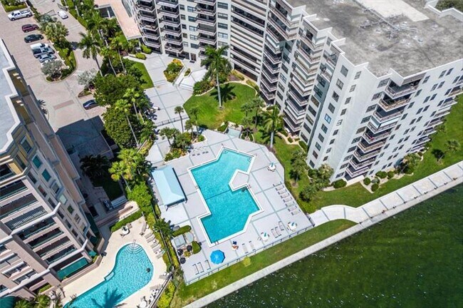 Foto del edificio - 2900 NE 14th Street Causeway