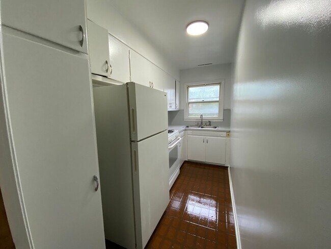 Foto del edificio - 1117-1119 S Westnedge