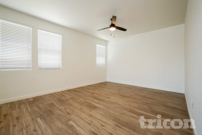 Foto del edificio - 2435 Snowbrush Ct