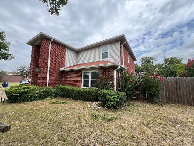 Foto del edificio - 1204 Hillside Dr