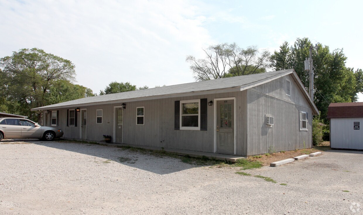 Building Photo - 612-624 Randy's Way