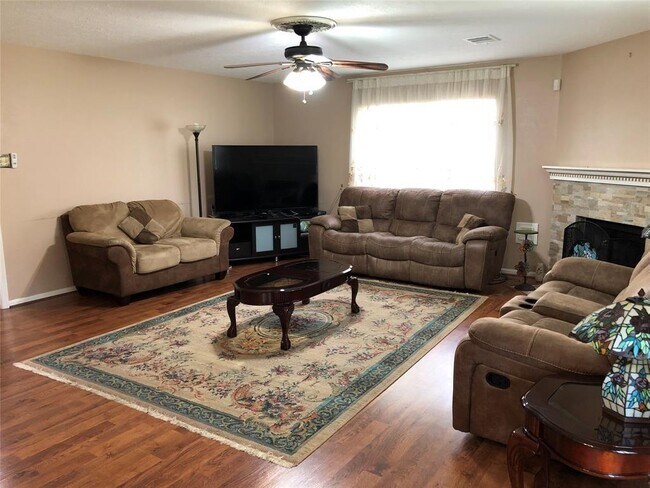 Building Photo - 806 Island Meadow Ct