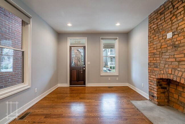 Foto del edificio - 160-162 E 3rd Ave