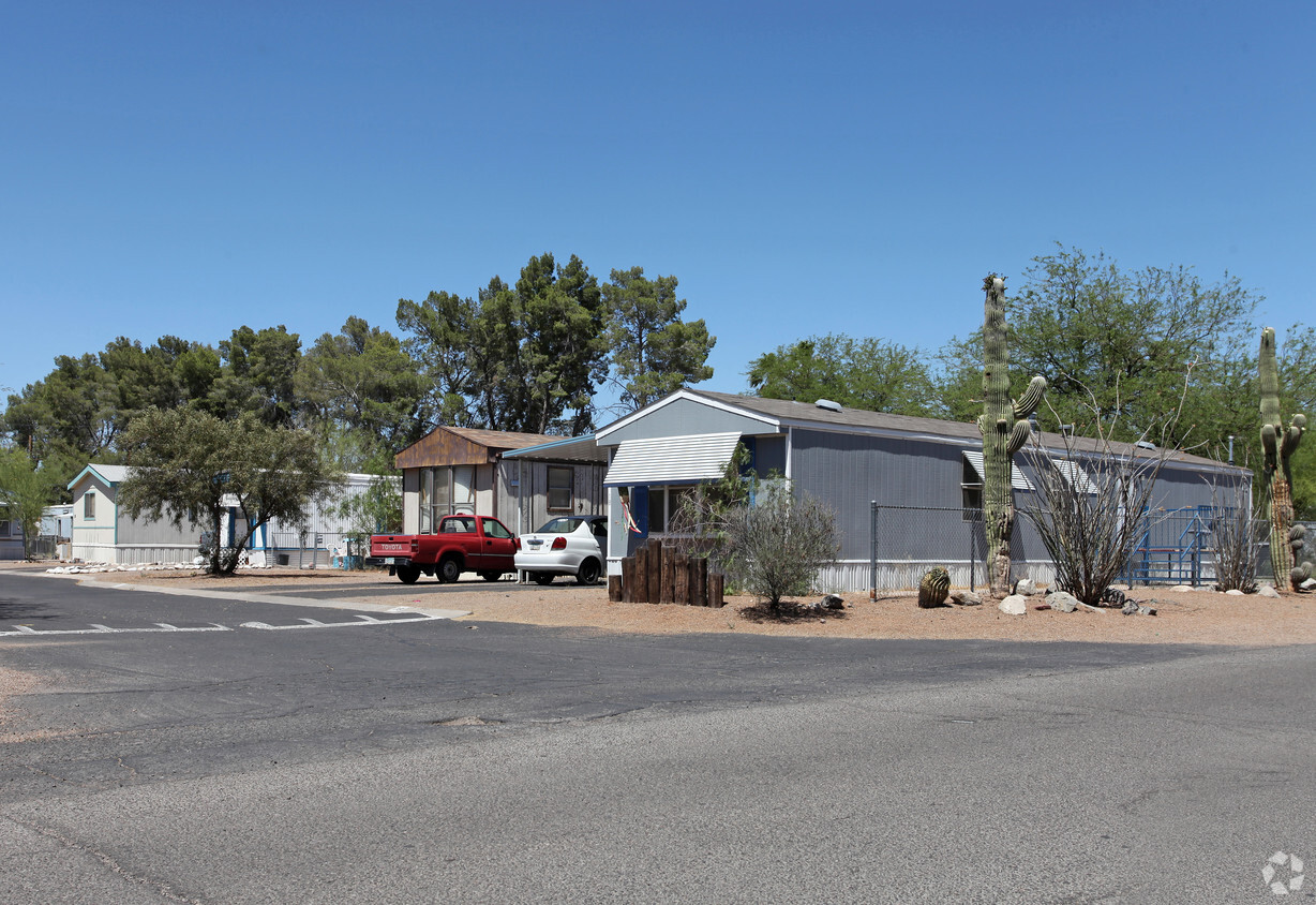 Building Photo - Diamond Mobile Home Park