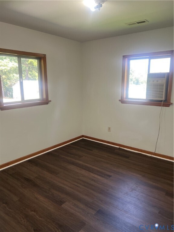 Foto del edificio - 2700 Maple St