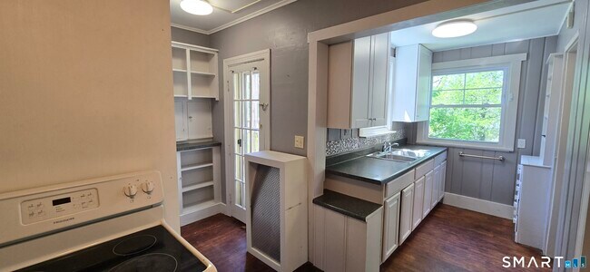 Foto del edificio - 40 Maple Grove Ave