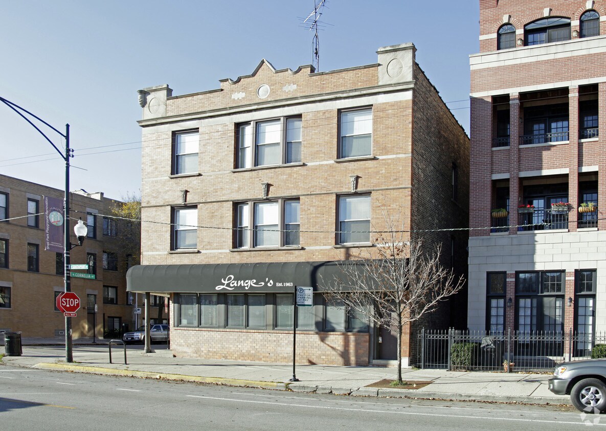 Building Photo - 3500-3502 N Southport Ave
