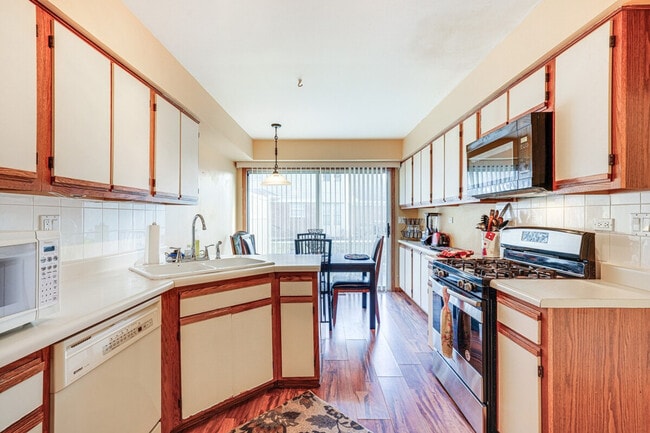 Foto del edificio - 2182 Camden Ln