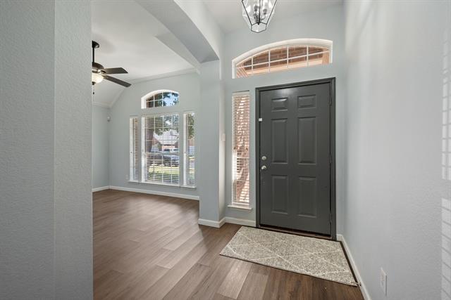 Building Photo - 3605 Villanova Dr