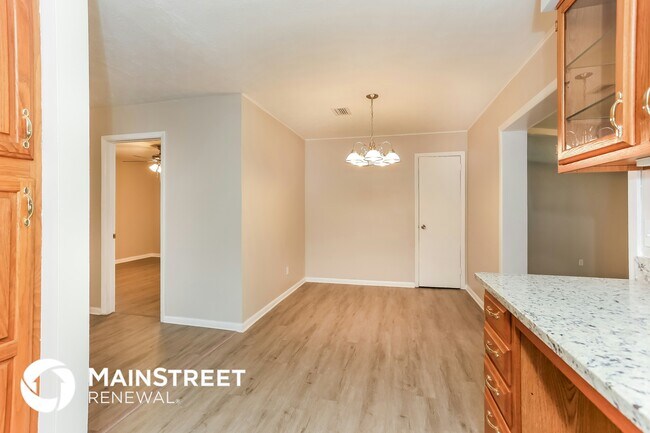 Foto del edificio - 7948 Austin Rd