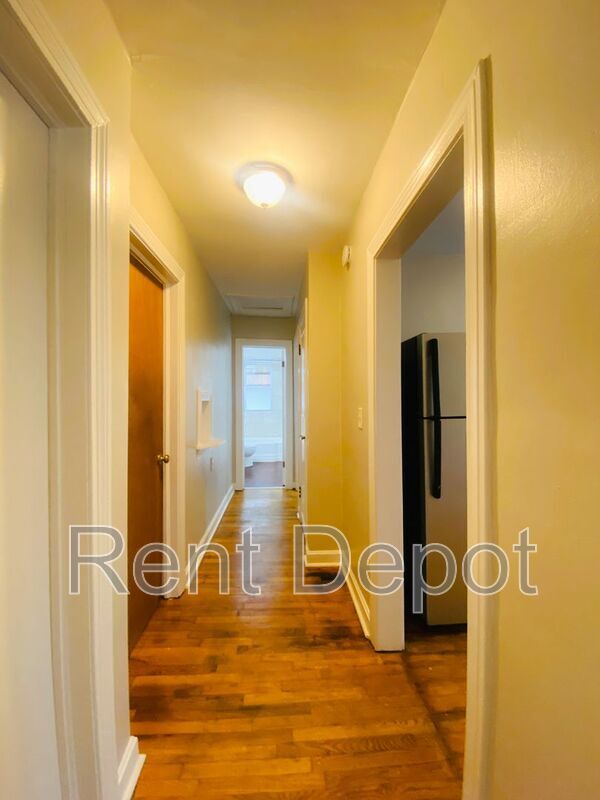 Foto del edificio - 629 S Harlan Ave