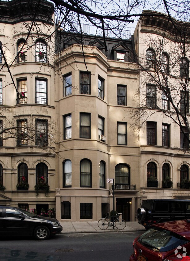 Building Photo - 11 E 92nd St