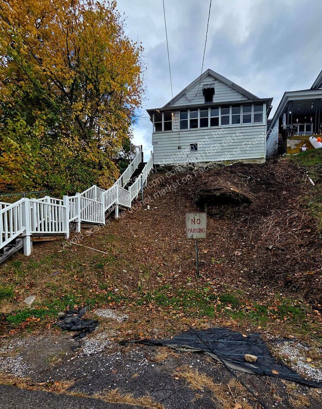 Primary Photo - 1022 Ridge St