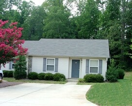 Building Photo - 118 Bogey Ln