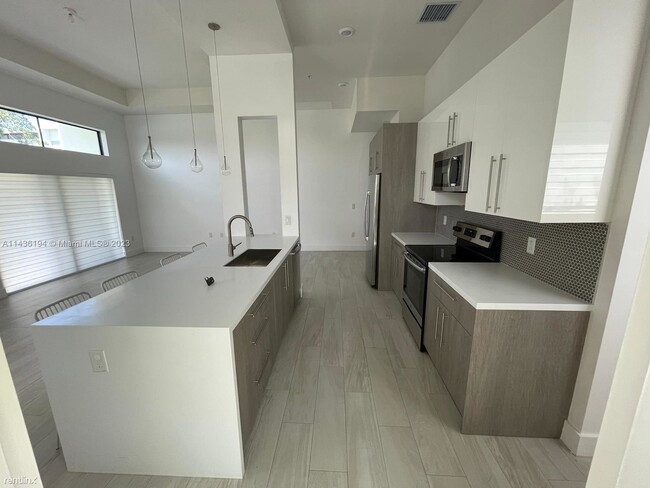 Foto del edificio - 3 br, 2.5 bath Townhome - 4420 NW 8th Ct