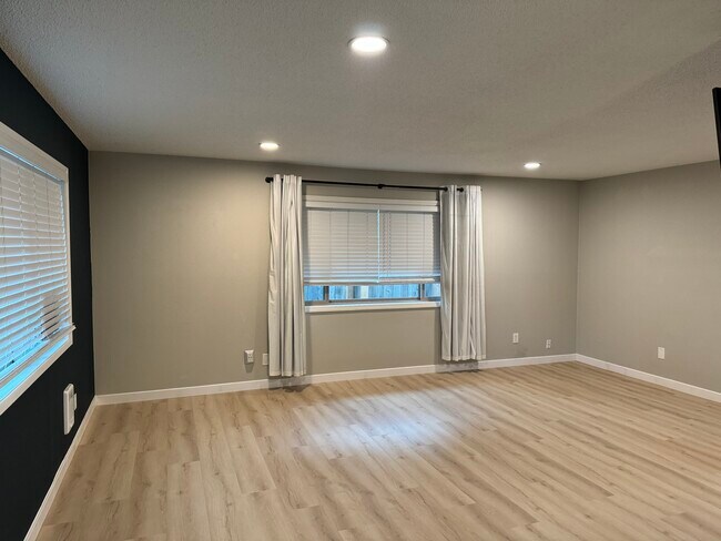 Living Room - 8607 NE Mason Dr