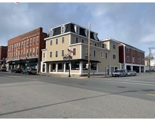 Building Photo - 307 Main St