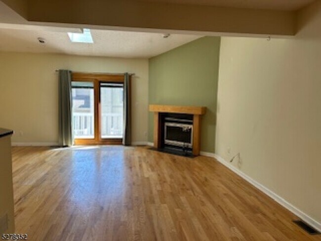 Building Photo - 802 Park Pl
