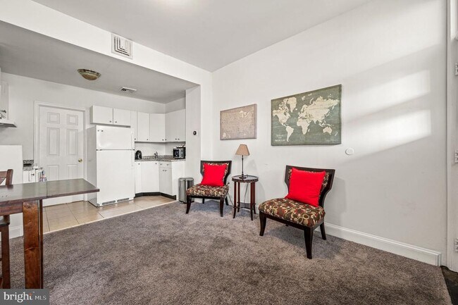 Foto del edificio - 468 E Walnut Ln