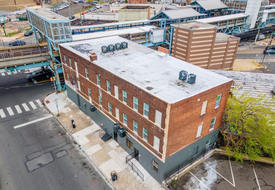 Primary Photo - 3901-3903 Kensington Ave