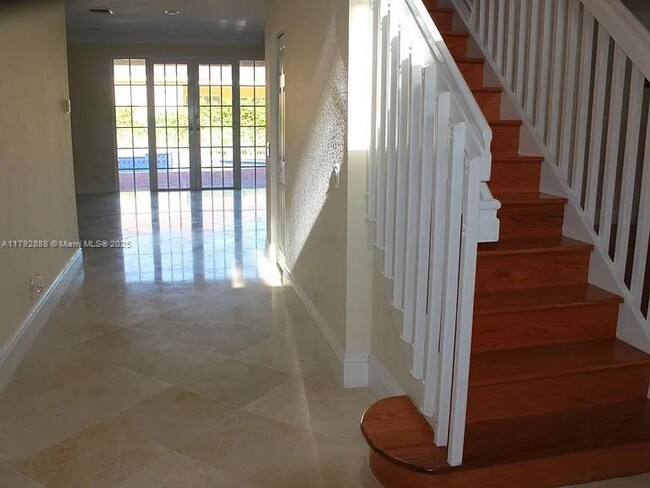 Foto del edificio - 947 Nandina Dr