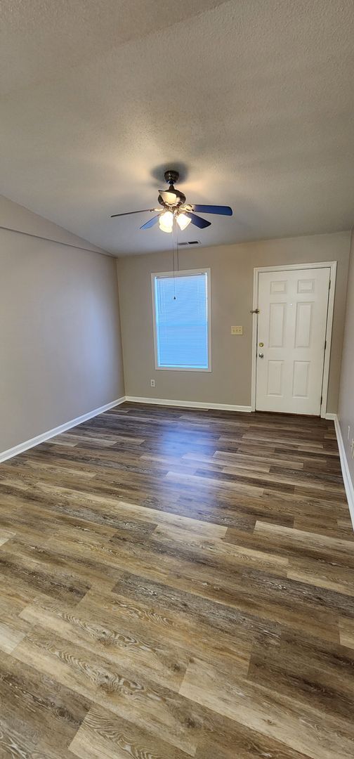 Foto del edificio - 3023 Taybran Ln