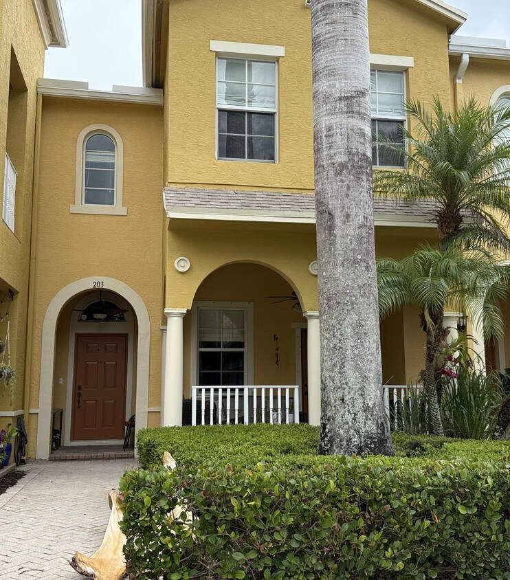 Foto principal - 127 Seagrape Dr