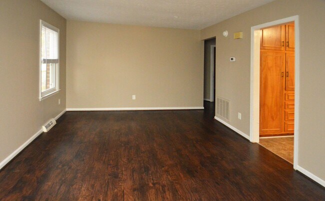 Foto del edificio - 2 Bedroom Duplex off Wards Ferry Rd