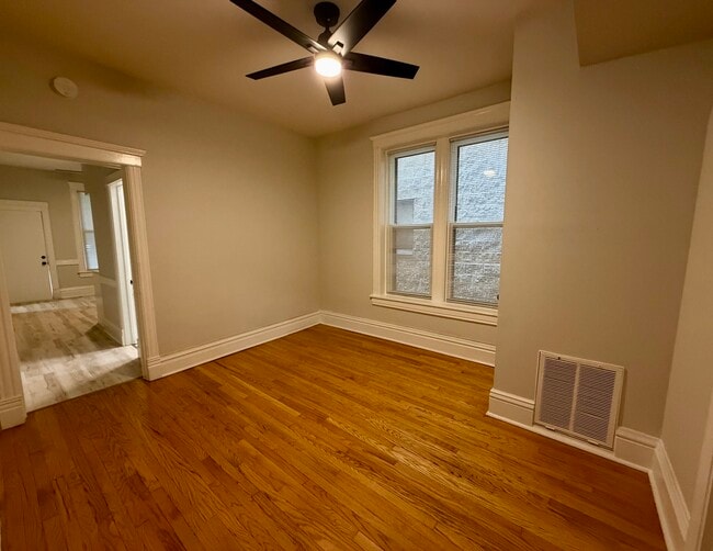Building Photo - 845 N Mozart St