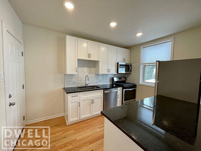 Foto del edificio - 6702 N Hermitage Ave