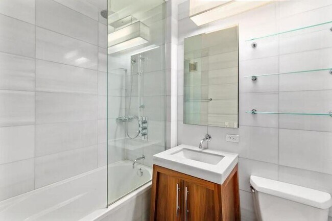 Building Photo - 1 bedroom in NEW YORK NY 10006