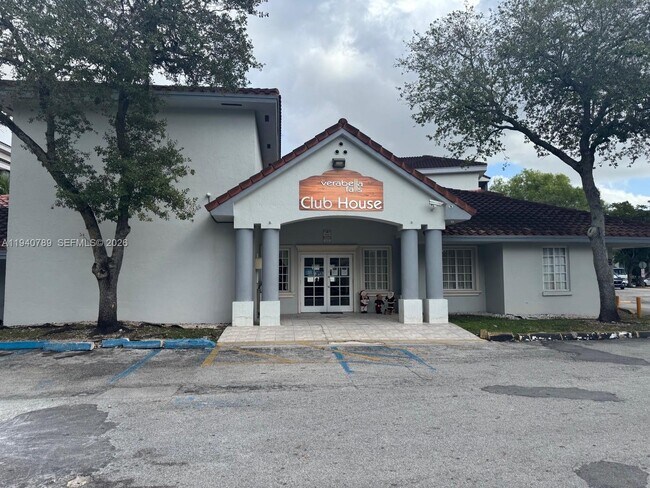 Foto del edificio - 8335 SW 152nd Ave