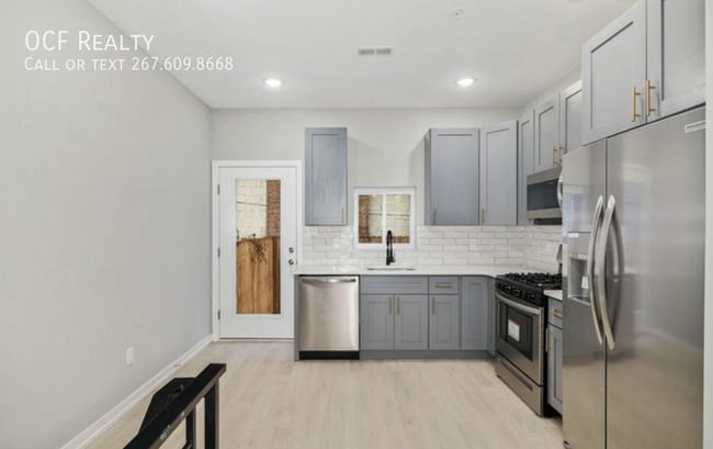 Building Photo - 2428 Jasper St