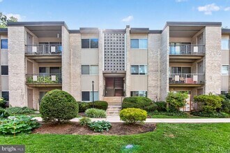 Building Photo - 12207 Braxfield Ct