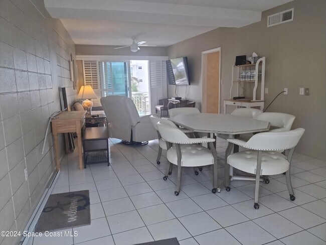 Foto del edificio - 4000 Ocean Beach Blvd