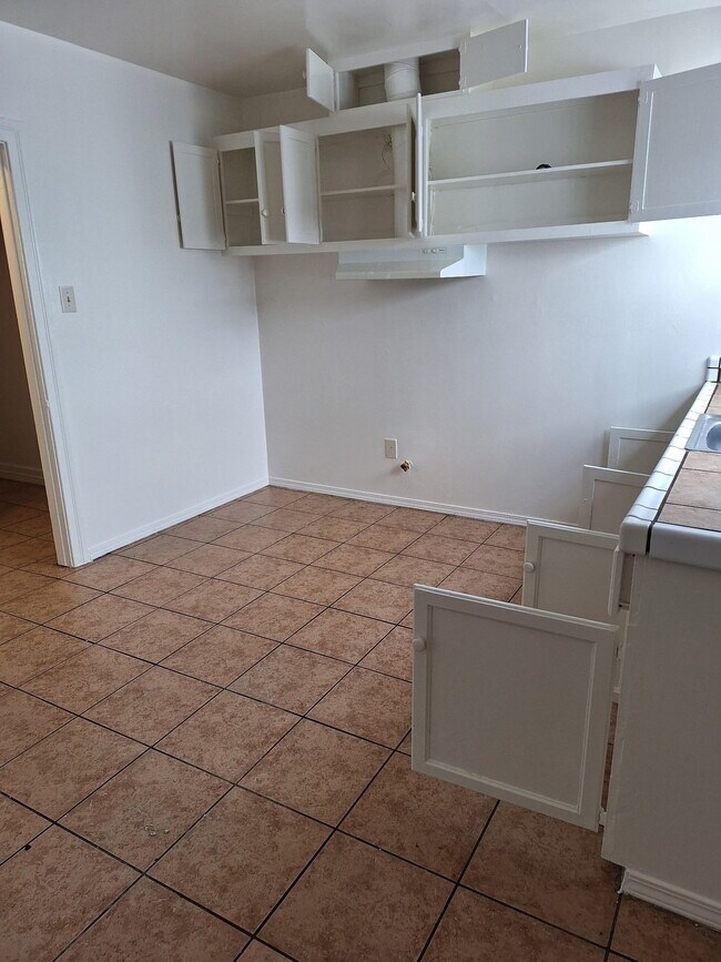 Foto del edificio - 1435 W 51st St