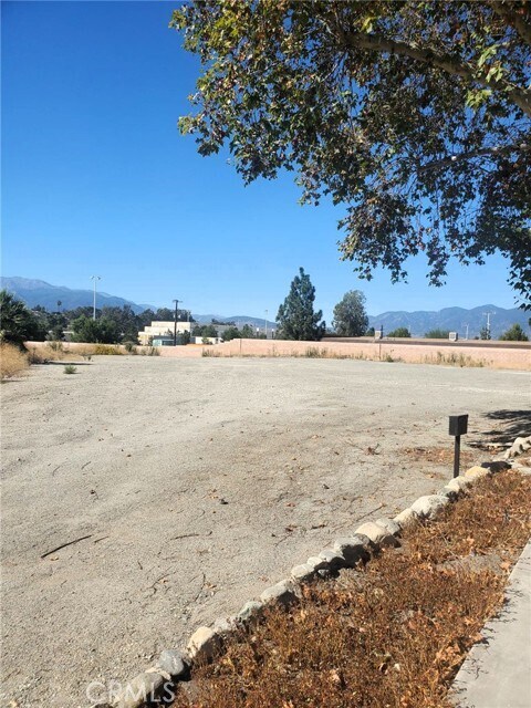 Building Photo - 2522 W Base Line St