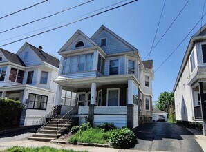 Building Photo - 1318 Poplar St