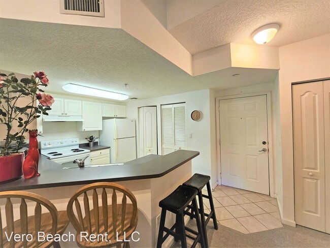 Building Photo - 2 br, 2 bath House - 5050 Fairways Cir E301