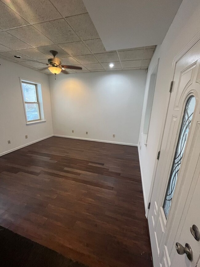 Photo - 243 W Vine St Apartment