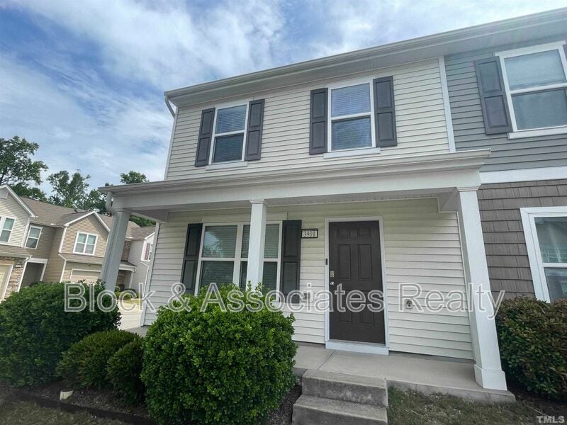 Building Photo - 3901 Swinton St