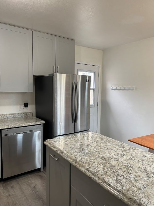 Building Photo - 1530 Drexel Dr