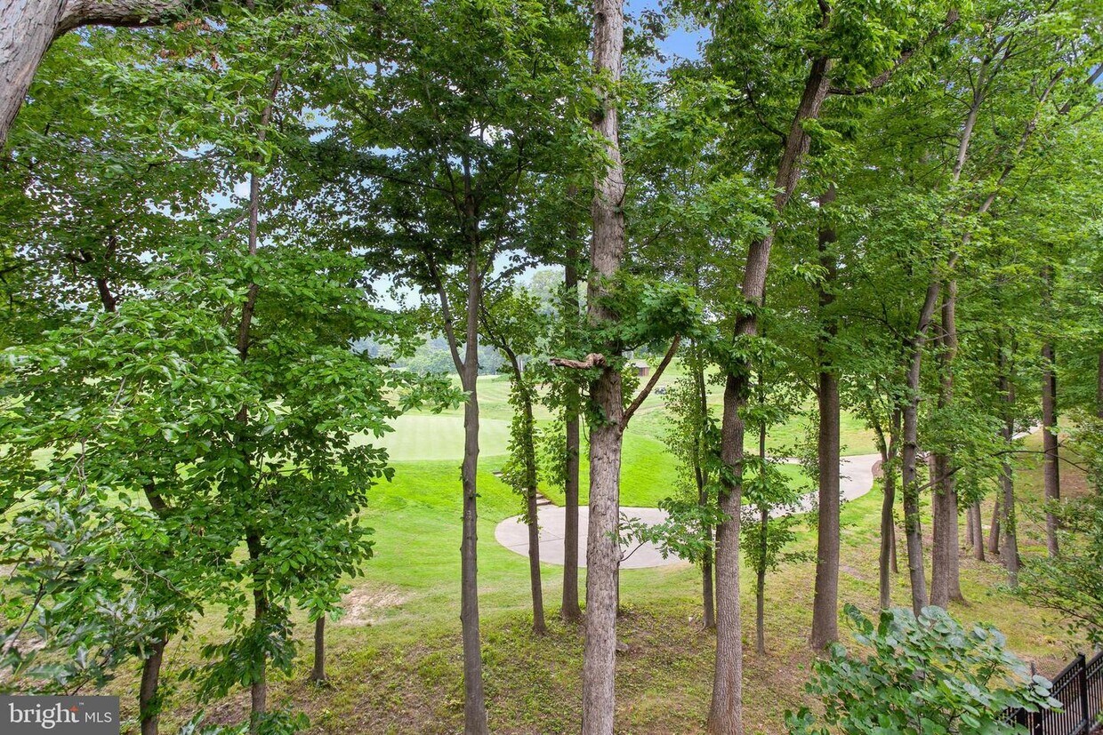 Foto principal - 3556 Sutton Hts Cir