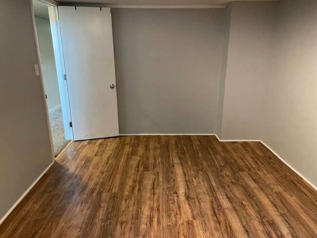 Foto del edificio - 1368 Davis Ave